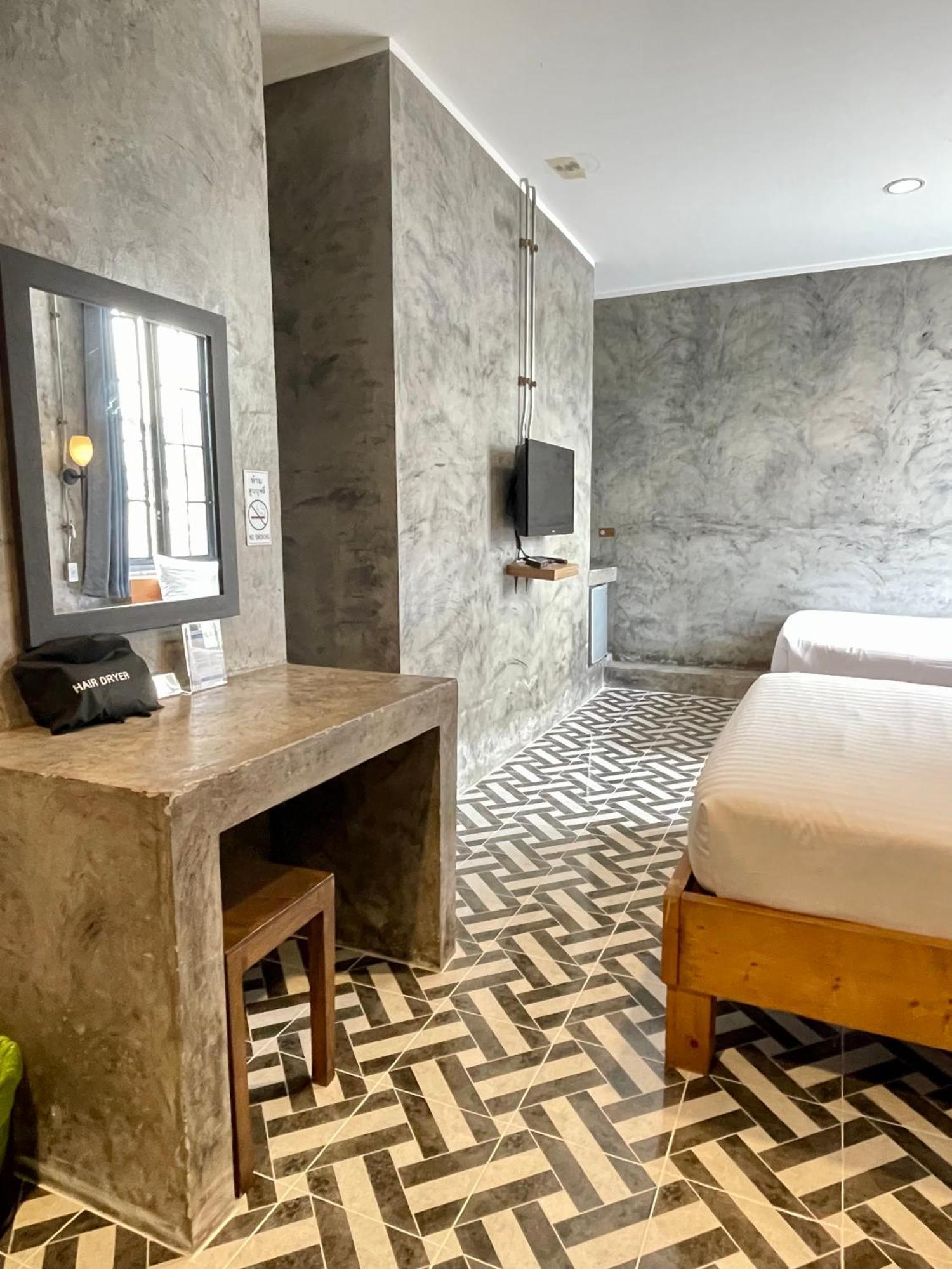 Na Siam Guesthouse Phuket Extérieur photo